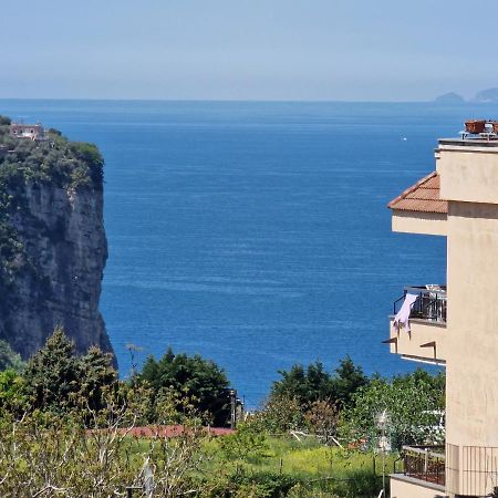 Savarese Luxury Palace Apartment วีโกเอเกวนเซ ภายนอก รูปภาพ