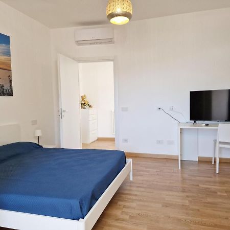 Savarese Luxury Palace Apartment วีโกเอเกวนเซ ภายนอก รูปภาพ