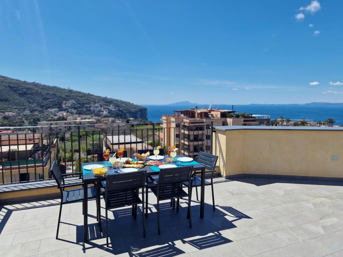 Savarese Luxury Palace Apartment วีโกเอเกวนเซ ภายนอก รูปภาพ