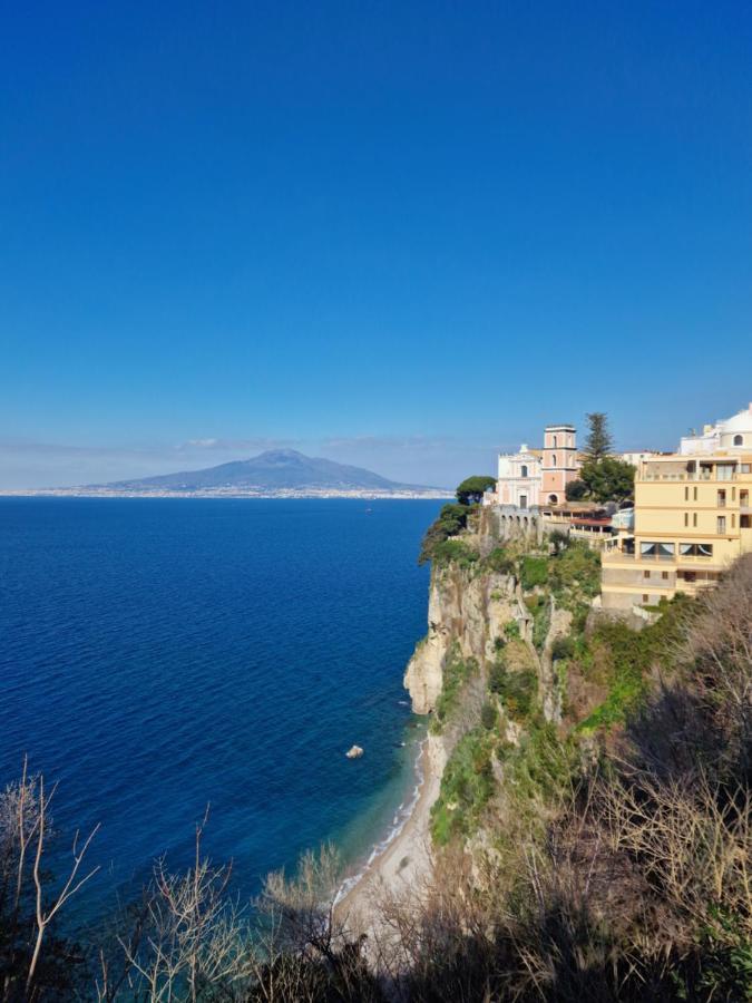 Savarese Luxury Palace Apartment วีโกเอเกวนเซ ภายนอก รูปภาพ