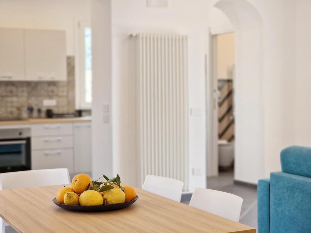 Savarese Luxury Palace Apartment วีโกเอเกวนเซ ภายนอก รูปภาพ