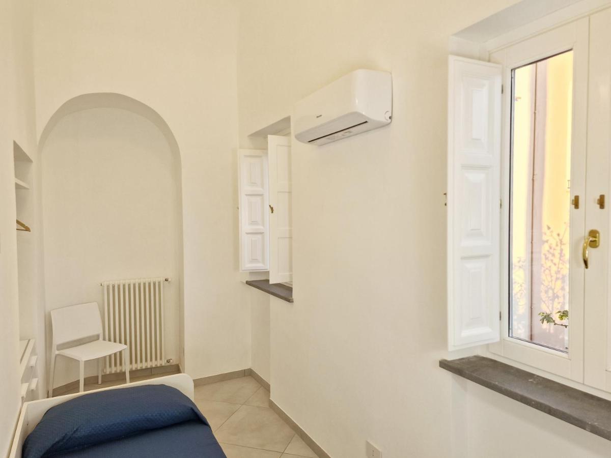 Savarese Luxury Palace Apartment วีโกเอเกวนเซ ภายนอก รูปภาพ