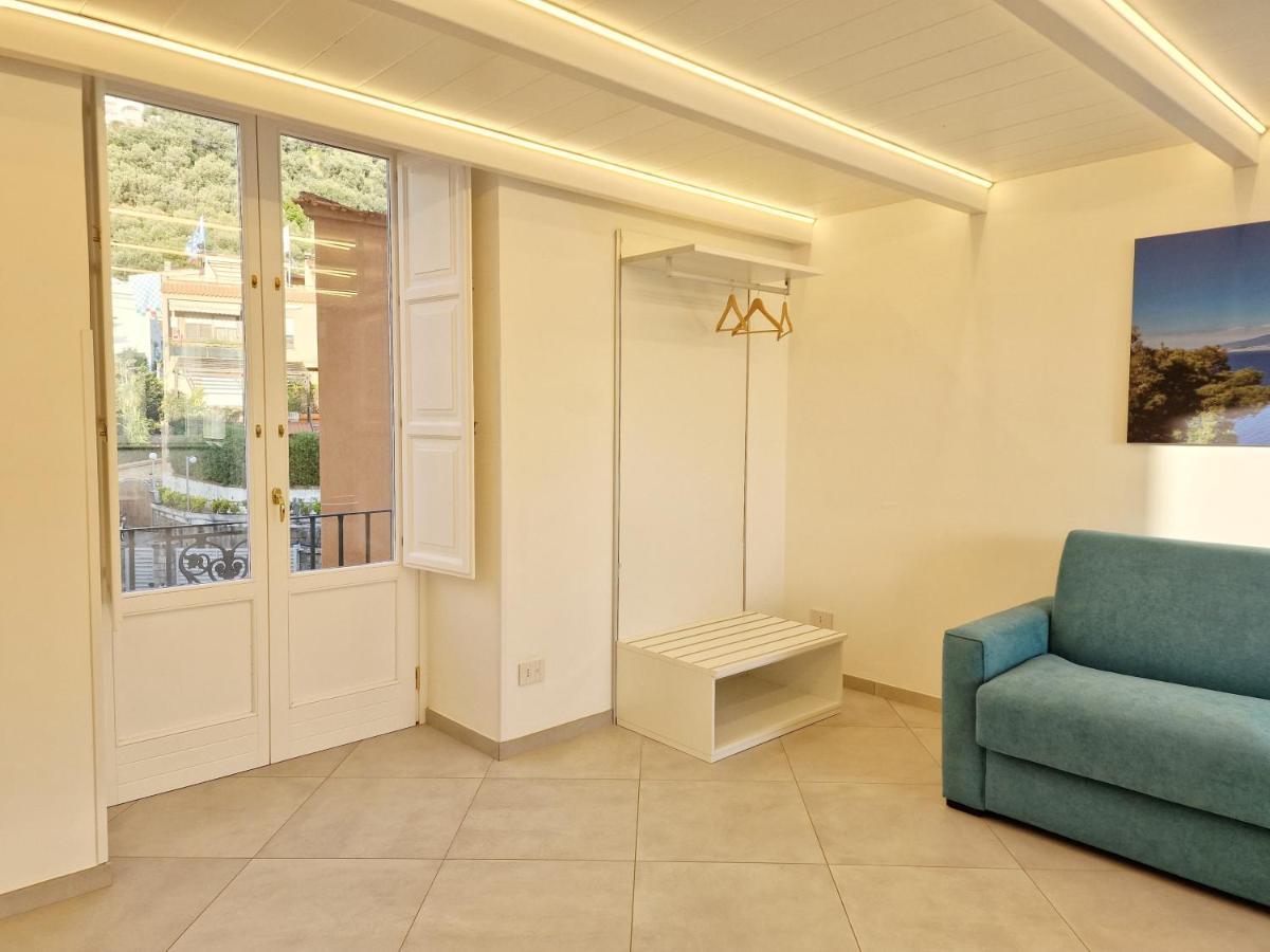 Savarese Luxury Palace Apartment วีโกเอเกวนเซ ภายนอก รูปภาพ