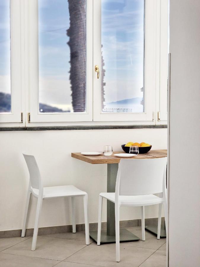 Savarese Luxury Palace Apartment วีโกเอเกวนเซ ภายนอก รูปภาพ