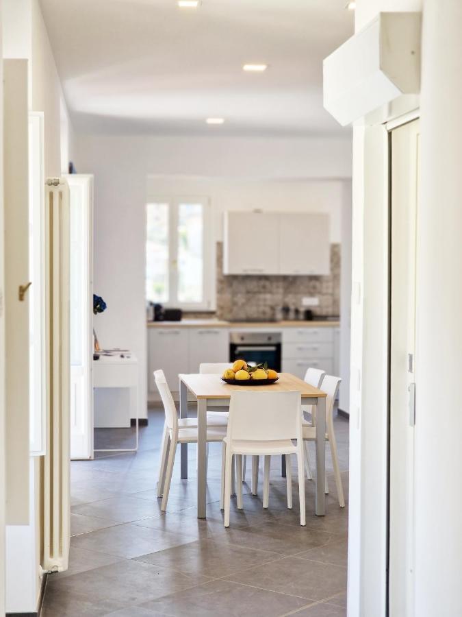 Savarese Luxury Palace Apartment วีโกเอเกวนเซ ภายนอก รูปภาพ